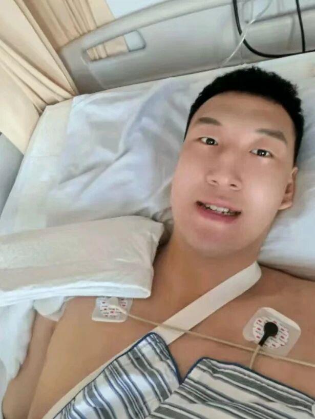 罗马诺：纽卡接近签下阿贾克斯18岁中场斯图尔，总价超2500万欧