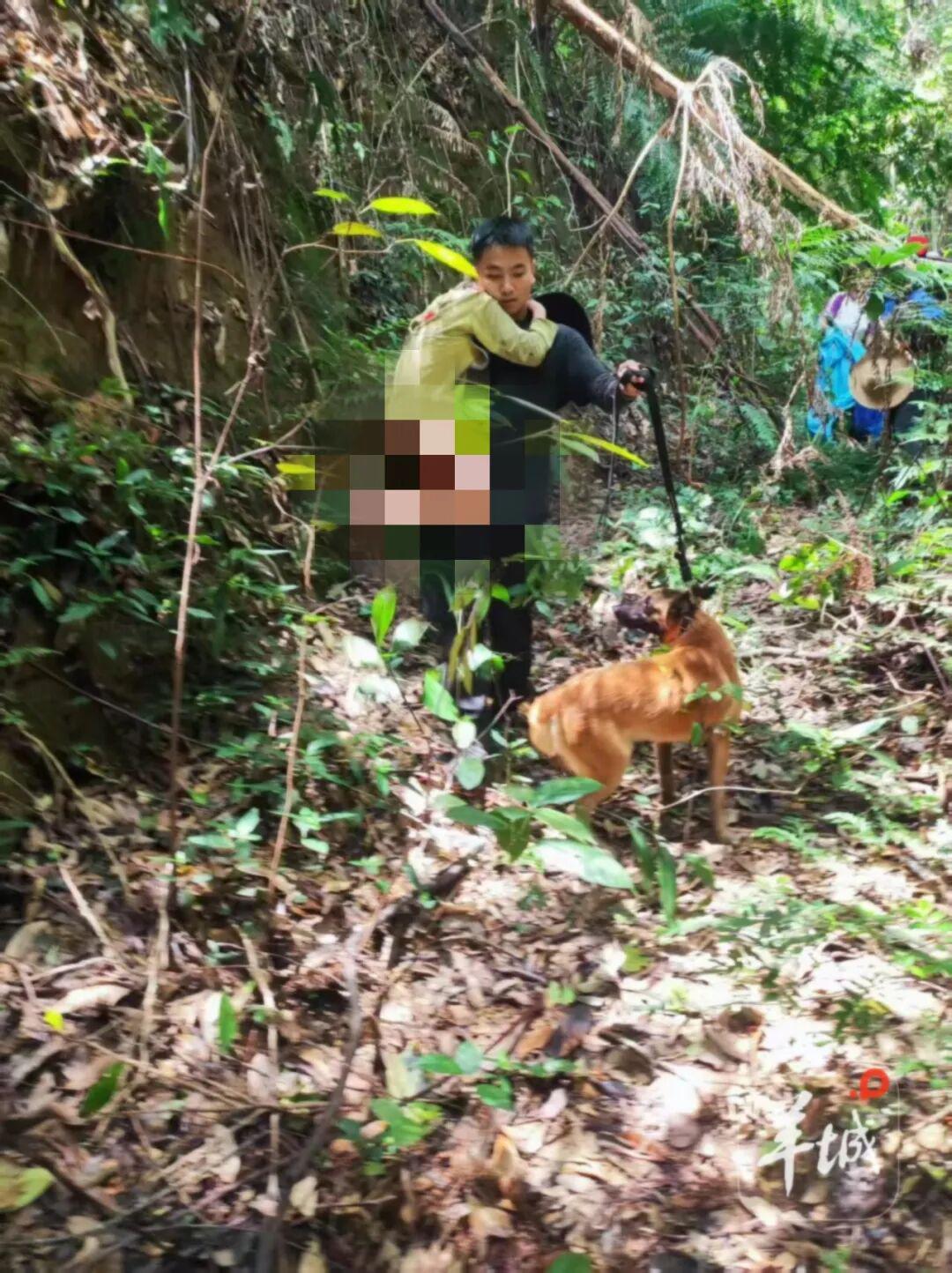 饿了？拉门斯被拍到在比利时替补席啃苹果