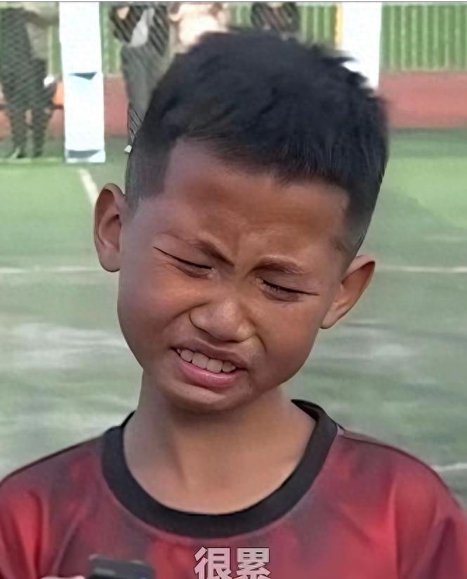 克拉克加公开赛穿球衣遭嘘仍抓鸟