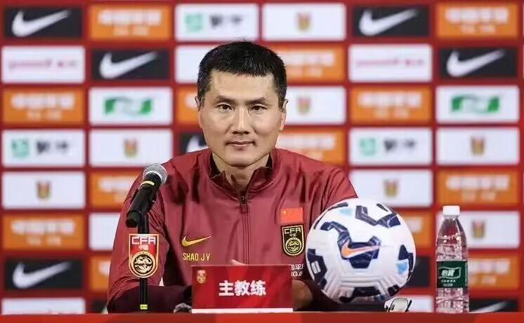 下滑得有点那快，卡塞米罗3次被过全场最高+5次丢失球权