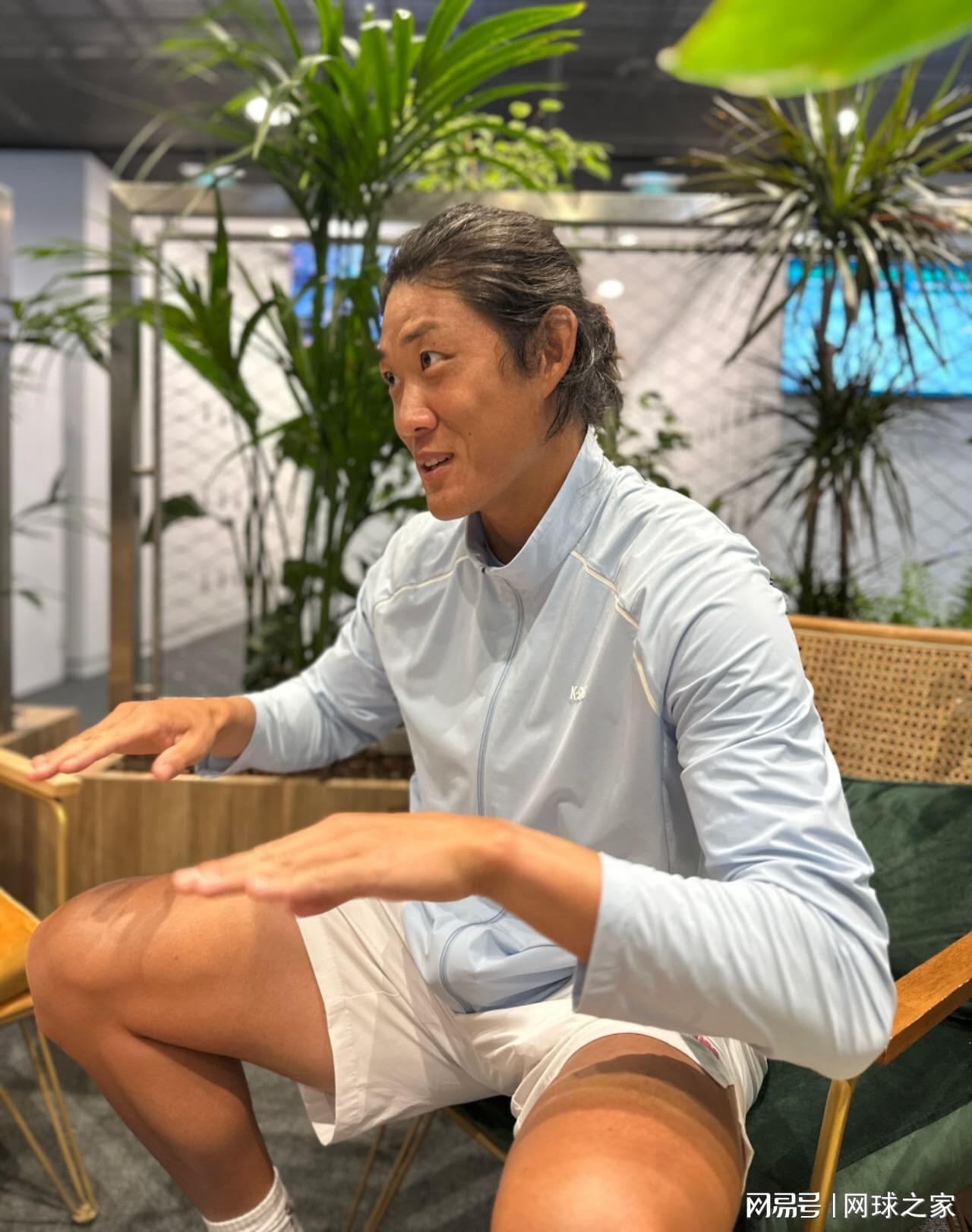 记者：费内巴切仍在和曼城谈阿克转会费，预计700万+150万镑