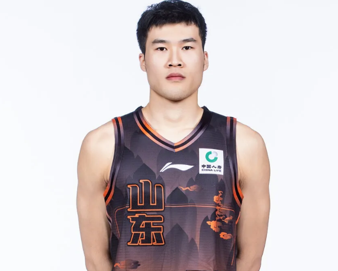 学霸港姐王嘉慧晒美照 颜值体态双在线气质出众