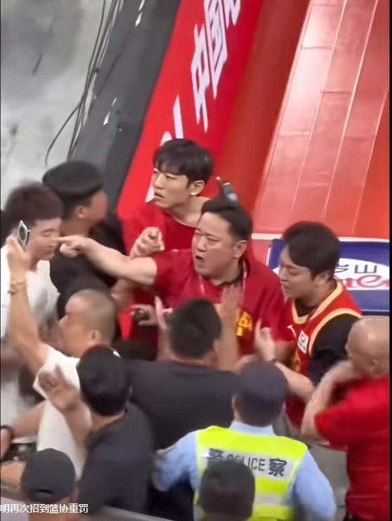 曼联全队对拉什福德回归态度曝光：此前声明令队友失望