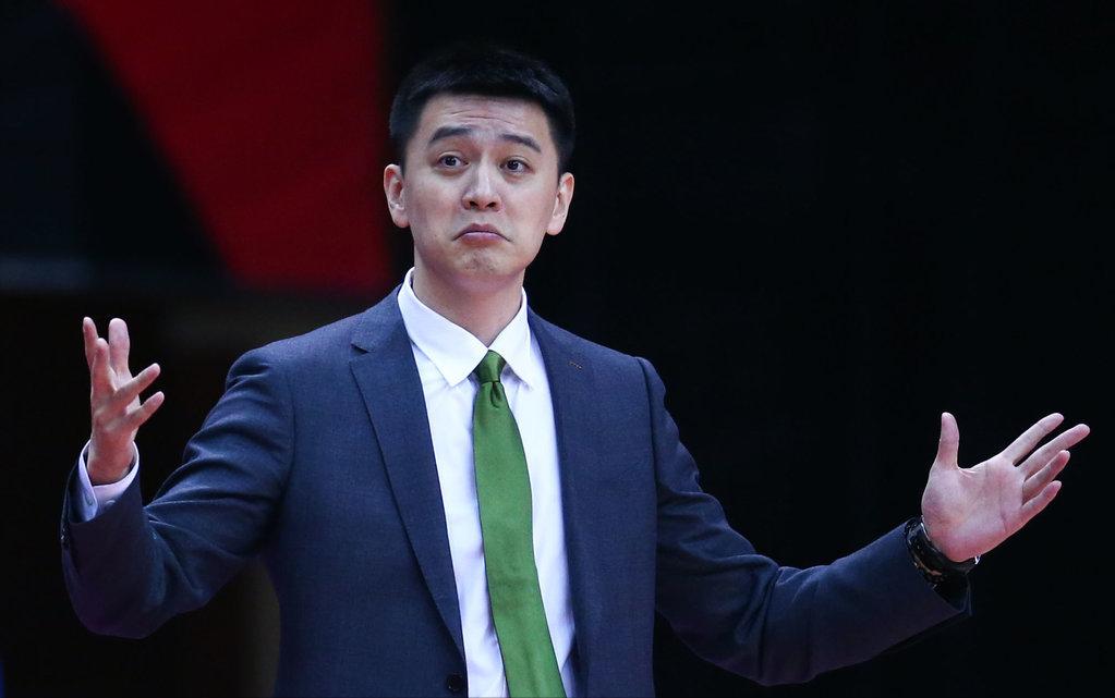 老鹰1年1400万美元留住澳洲中锋，他们也是付出了不小的代价？