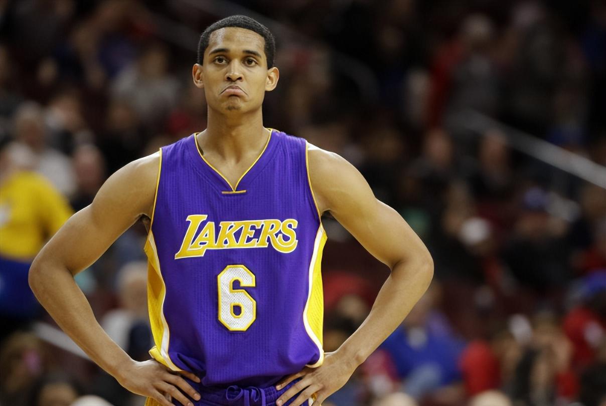 NBA球员齐聚青训营：朗多传授球商，欧文膝伤后首秀状态良好
