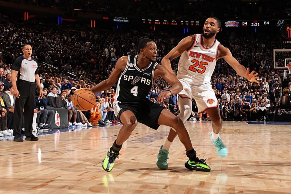 NBA曝多消息 总决G5字母哥交易