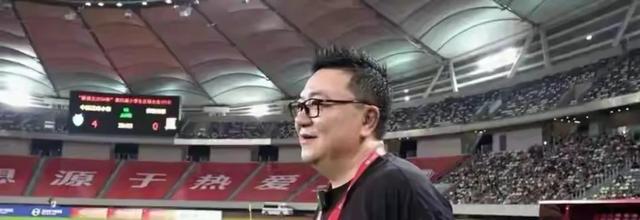 杨瀚森新老板夺冠了！NHL飓风队捧起斯坦利杯：给开拓者打个样？