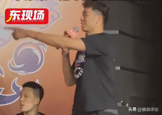 蒂格建议火箭追福克斯补分卫