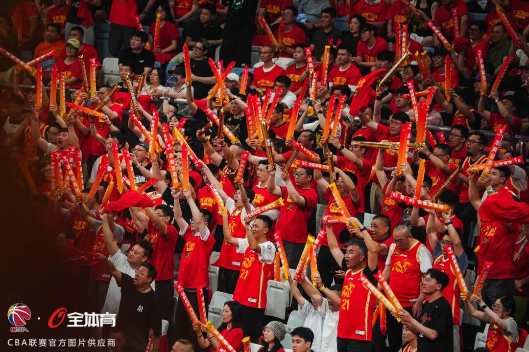 迈克·布朗的NBA冠军履历：尼克斯主帅有多少枚戒指？