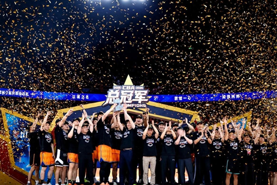 太强了！总决赛场均32.6分，又一名二轮秀拿到FMVP，上一位是他