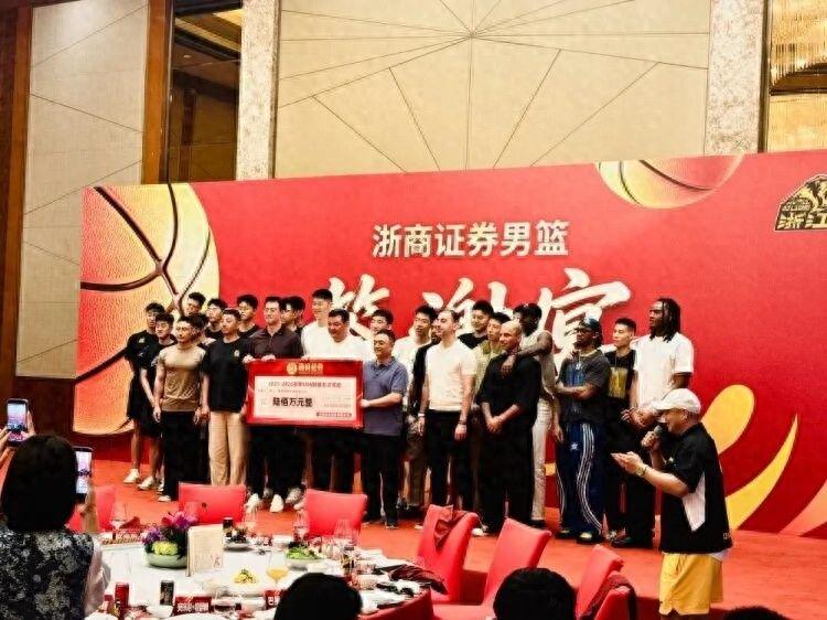 美播客前瞻NBA总决G5谈詹皇流言