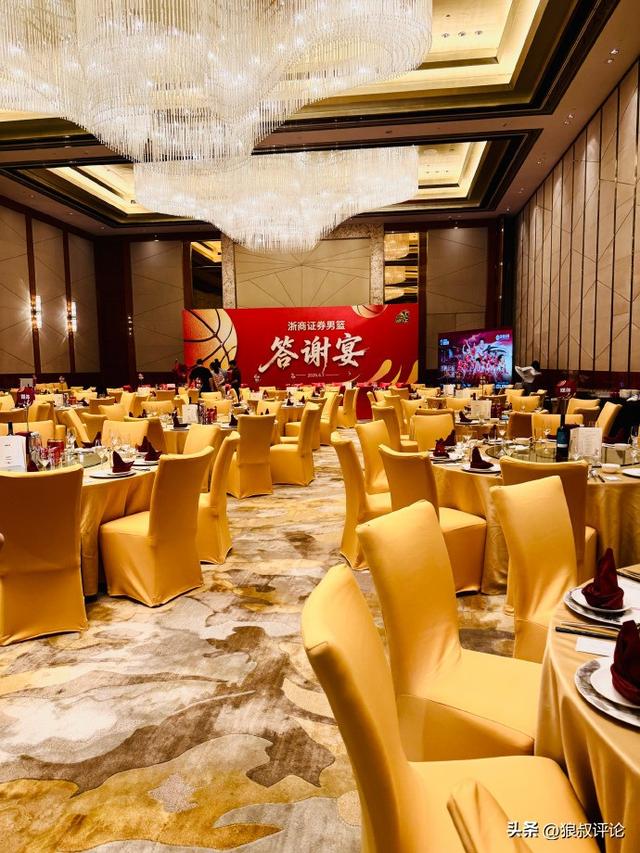国王两年合同续约内线大将，他在本赛季的表现得到了充分地认可？