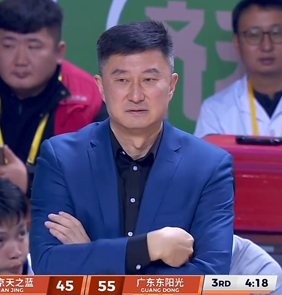 好博体育-美记：斯普利特有可能很快成为公牛主教练，他们的工资比开拓者高