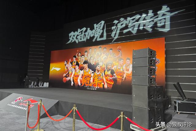 布伦森像科比？刘翔被质疑，步行街热帖看呆