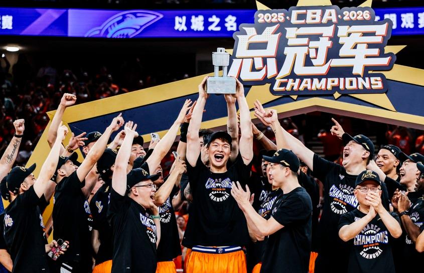 好博体育-太强了！总决赛场均32.6分，又一名二轮秀拿到FMVP，上一位是他