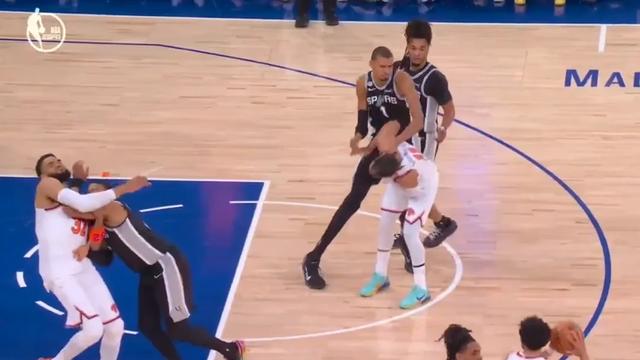 NBA总决G5邀米奇·盖顿赛前唱国歌