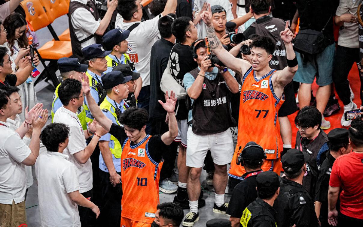 哈勒斯登男孩距NBA冠军一步之遥，已成系列赛标志