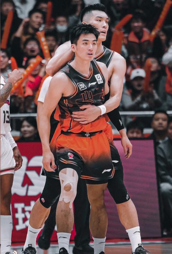 总决G5将打响尼克斯冲队史首冠