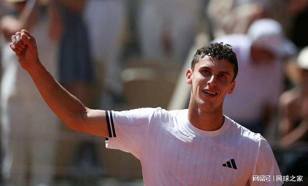 湖媒反对给里夫斯两亿：给他顶薪卢卡将无冠，去篮网拿1.785亿吧