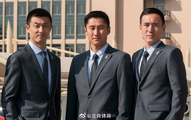 西蒙斯赌詹皇今夏签约勇士