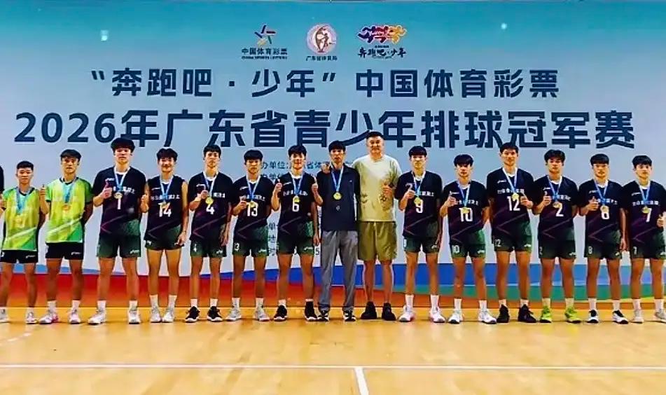 队报：里昂即将签下丹麦中场比斯特鲁普，转会费1000万欧