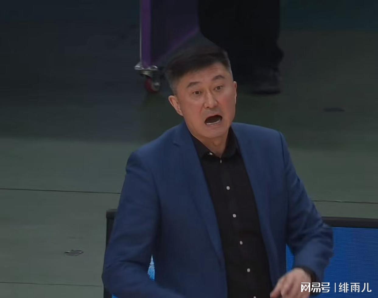罗马诺：纽卡接近签下阿贾克斯18岁中场斯图尔，总价超2500万欧