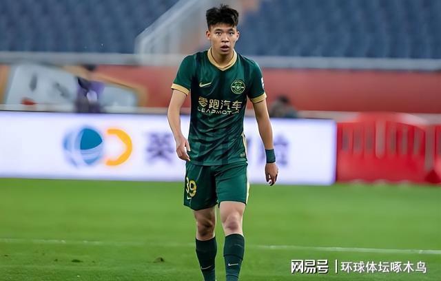 乌法115k欧元买断阿加波夫，结束租借正式加盟