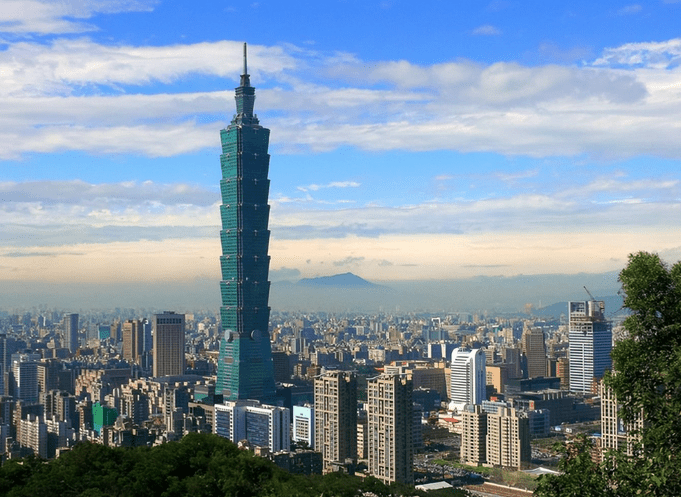 饿了？拉门斯被拍到在比利时替补席啃苹果